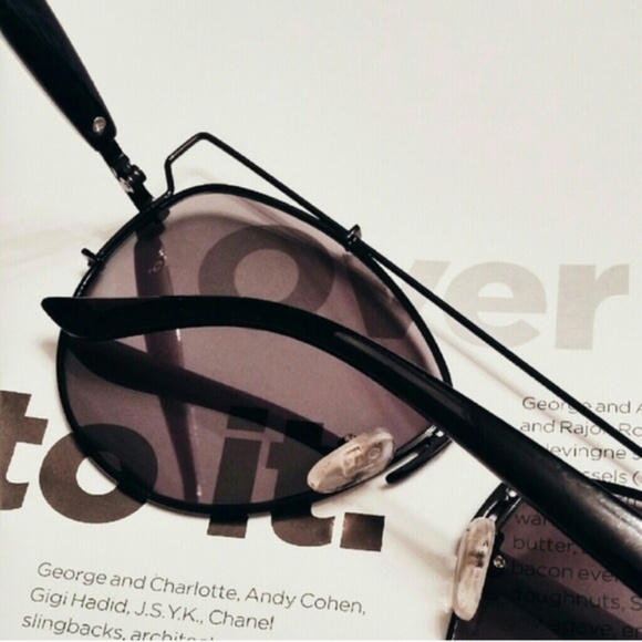 Accessories | Black on black oversized sunnies - Picture 3 of 5